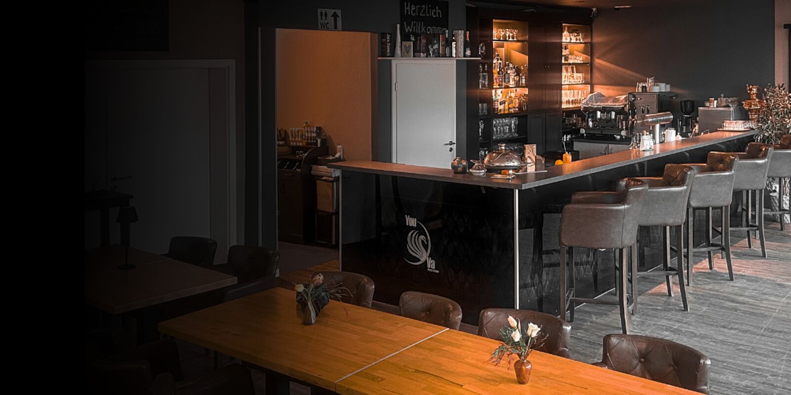 Gastraum und Bar im YouVa World Kitchen